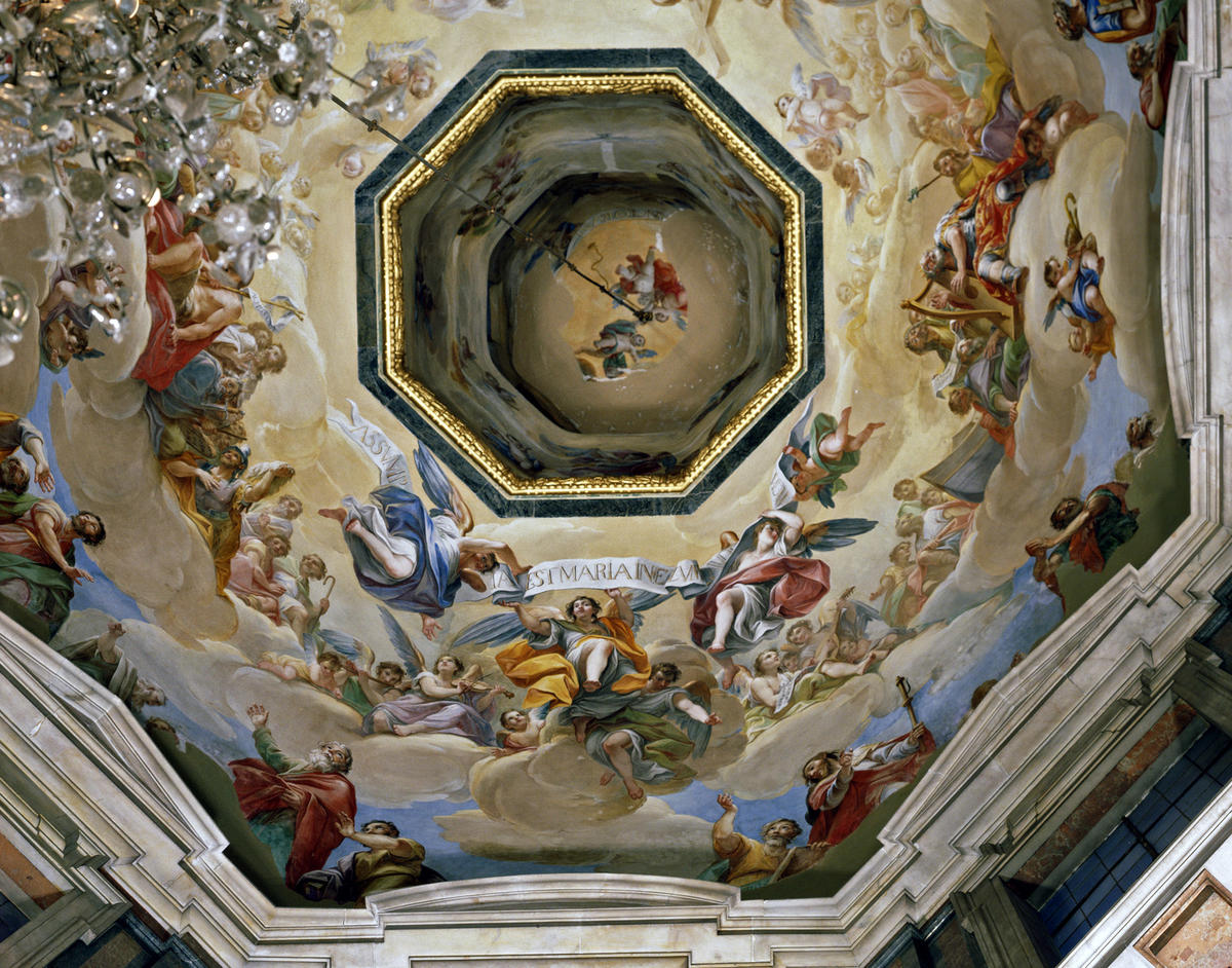 Frescos by Francisco Ricci and Juan Carreño adorn the cupola